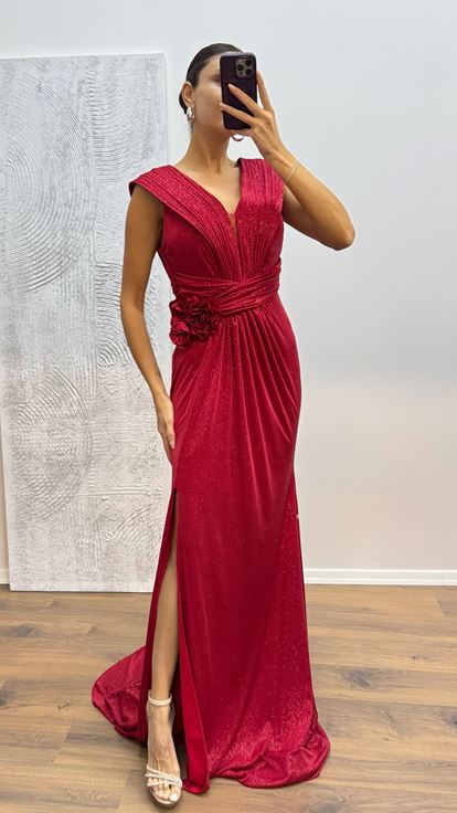 Abito da sera glitter con cinturino rosso