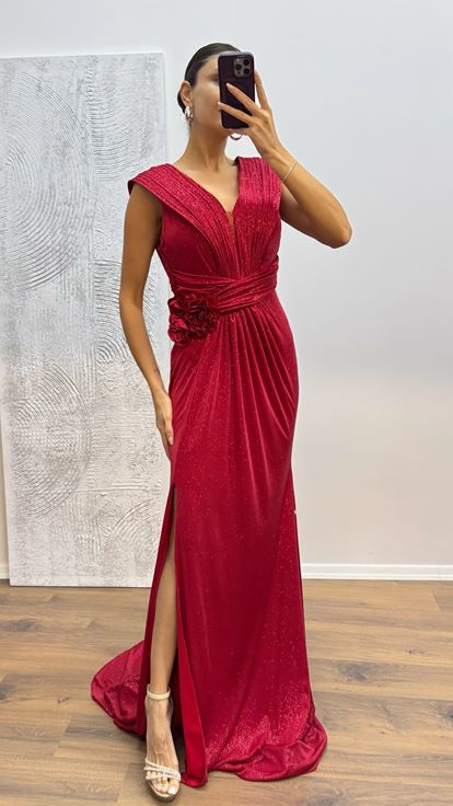 Abito da sera glitter con cinturino rosso