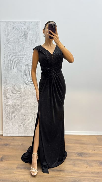 Abito da sera glitter con cinturino nero