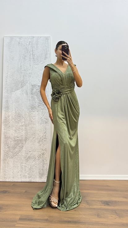 Abito da sera glitter con cinturino verde