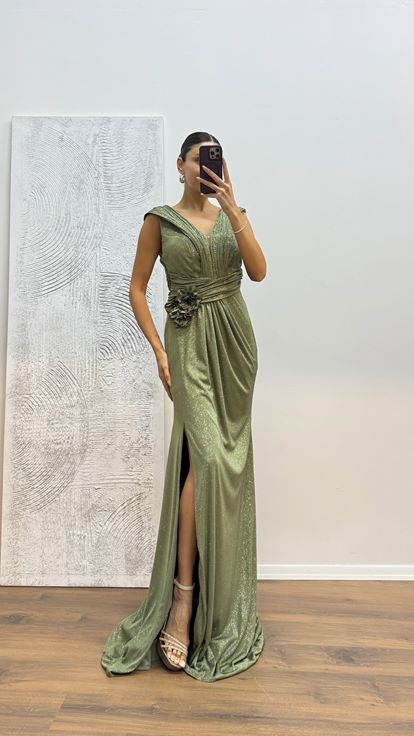 Abito da sera glitter con cinturino verde