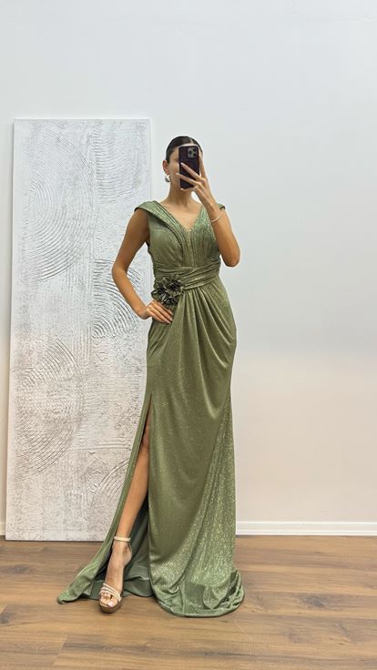 Abito da sera glitter con cinturino verde
