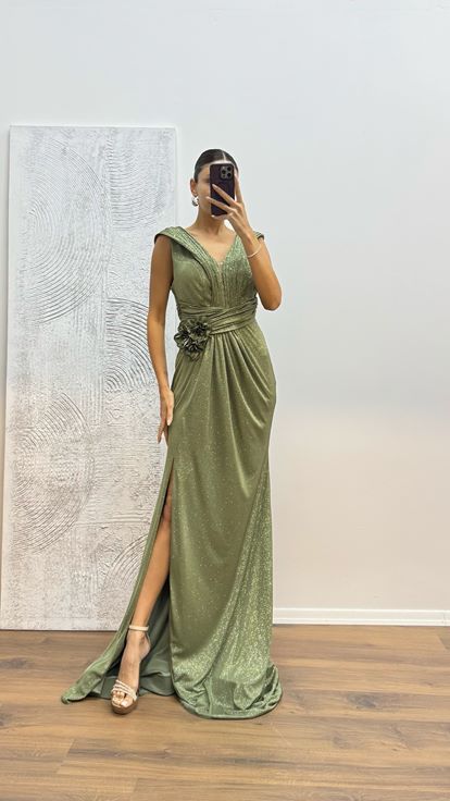 Abito da sera glitter con cinturino verde