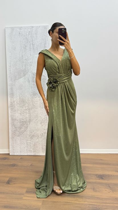 Abito da sera glitter con cinturino verde