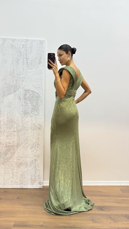 Abito da sera glitter con cinturino verde