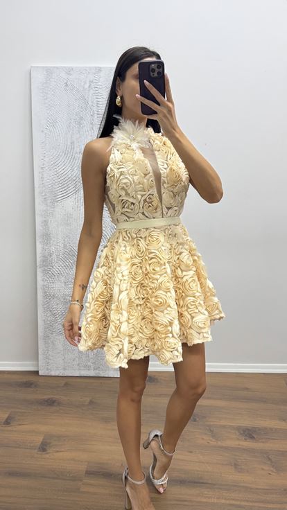 Krem Boyundan Bağlamalı Kısa Tasarım Abiye Elbise