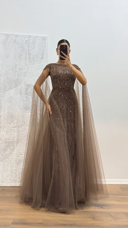 Robe de soirée brodée en tulle marron