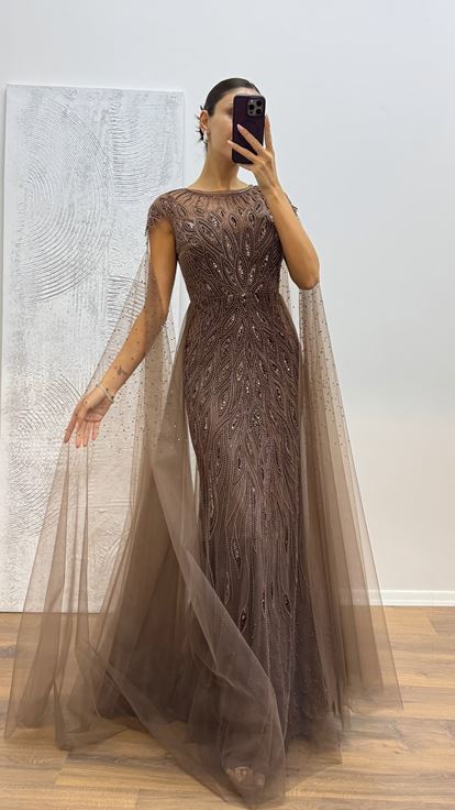 Robe de soirée brodée en tulle marron