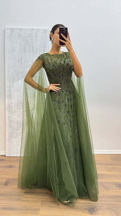 Robe de soirée brodée en tulle kaki