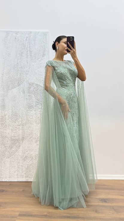 Robe de soirée brodée en tulle menthe