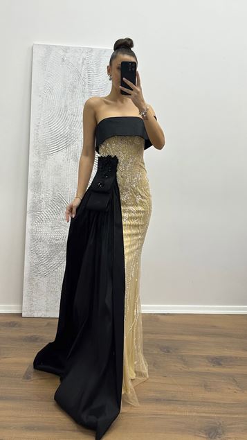 Robe de soirée brodée noire