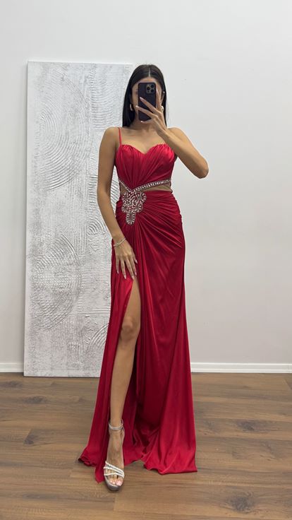 Kırmızı İşleme Detay Saten Abiye Elbise
