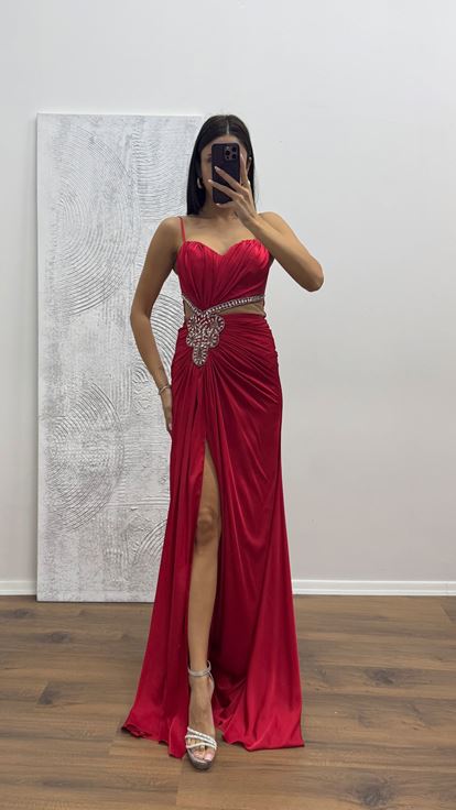 Kırmızı İşleme Detay Saten Abiye Elbise