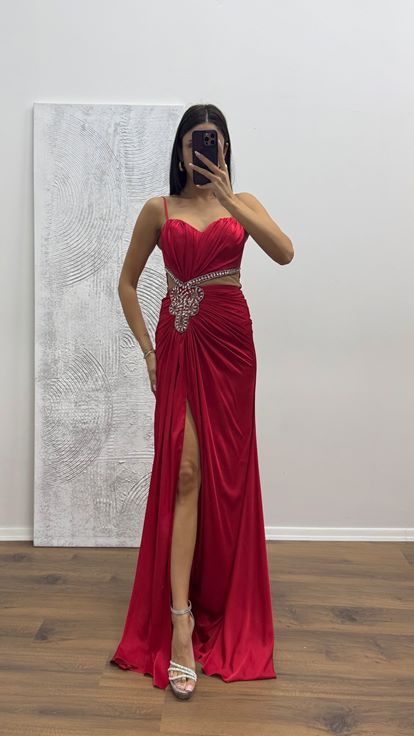 Kırmızı İşleme Detay Saten Abiye Elbise