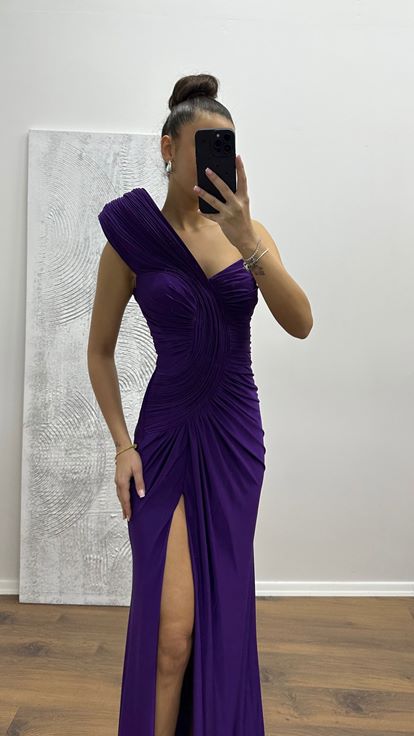 Mor Tek Omuz Drapeli Abiye Elbise