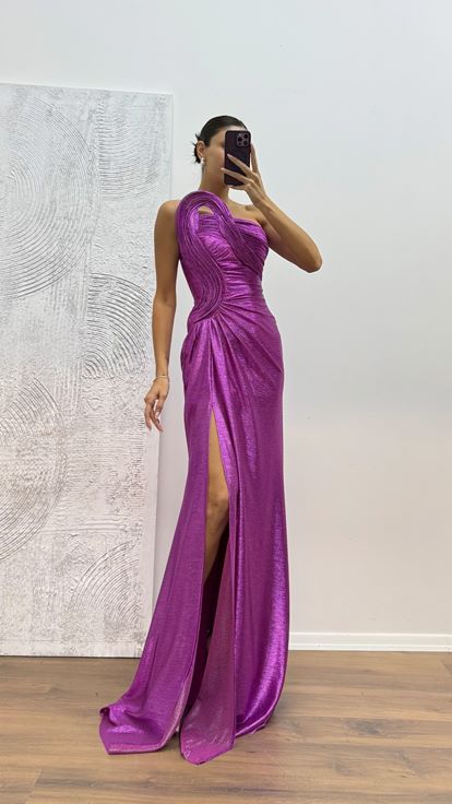 Fuşya Straplez Yaka Detay Parlak Abiye Elbise