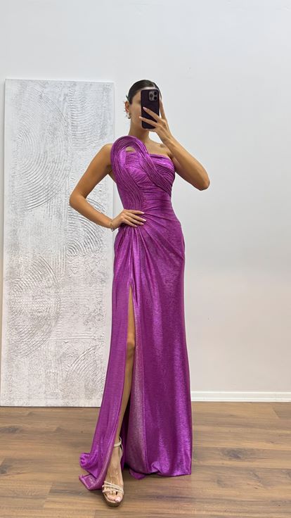 Fuşya Straplez Yaka Detay Parlak Abiye Elbise