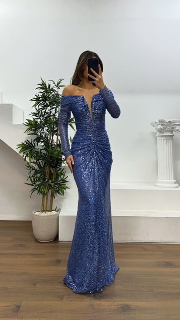 Robe de soirée brodée indigo à col bateau