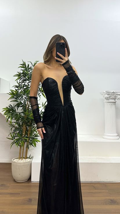 Robe de soirée noire sans bretelles