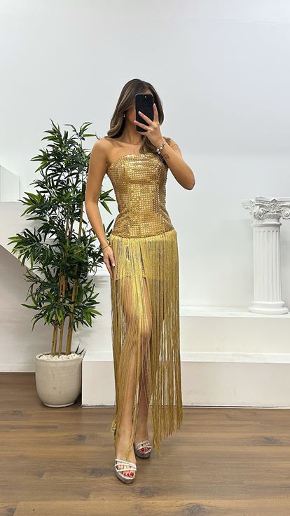 Robe de soirée dorée sans bretelles à franges