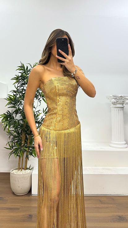Robe de soirée dorée sans bretelles à franges