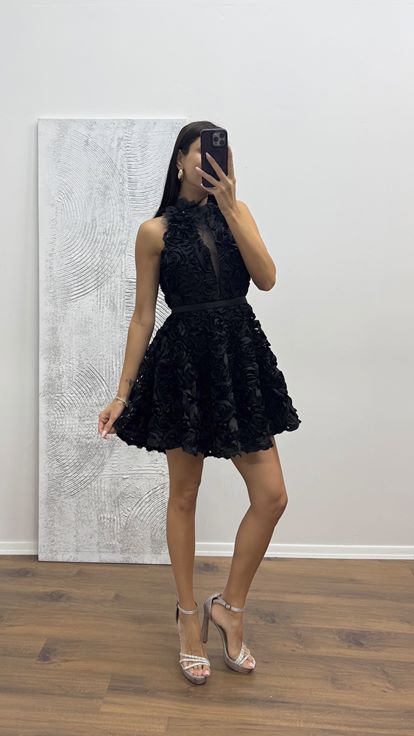 Siyah Boyundan Bağlamalı Kısa Tasarım Abiye Elbise