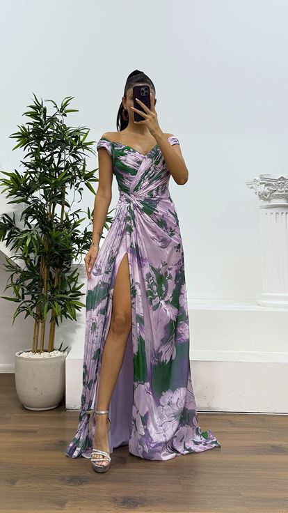 Abito da sera con motivo cinturino lilla