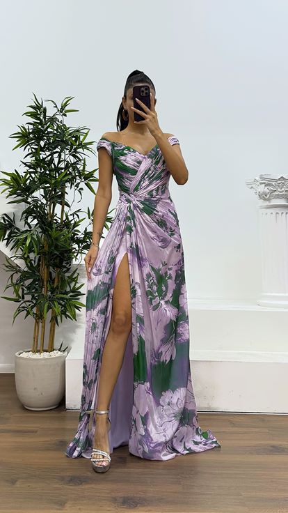 Abito da sera con motivo cinturino lilla