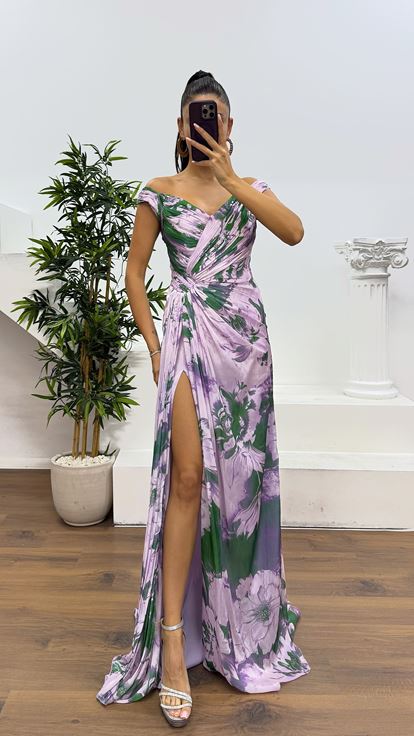 Abito da sera con motivo cinturino lilla