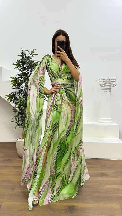 Grünes gemustertes Abendkleid mit V Ausschnitt