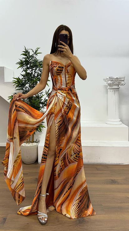 Robe de soirée bustier à motifs couleur cuivre