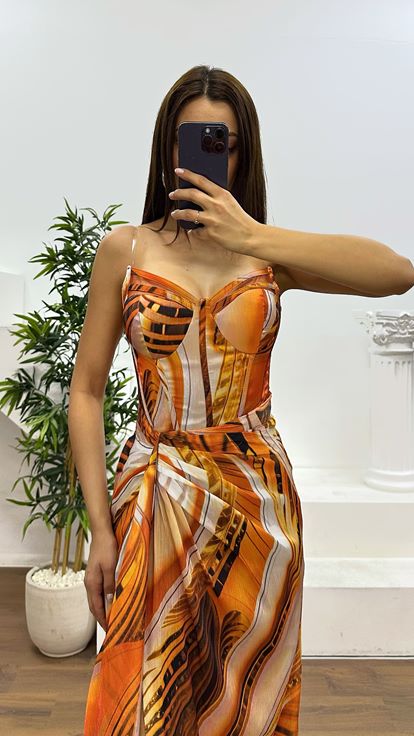 Robe de soirée bustier à motifs couleur cuivre