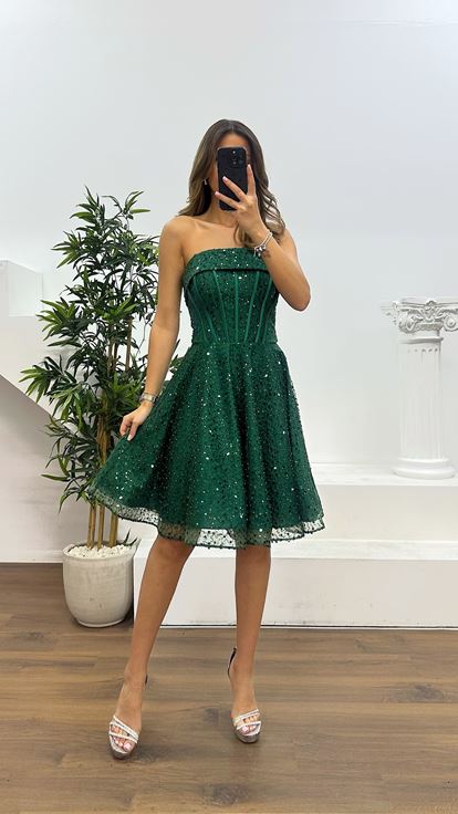 Yeşil Straplez Boncuklu Mini Abiye Elbise