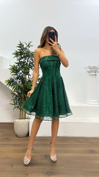 Yeşil Straplez Boncuklu Mini Abiye Elbise