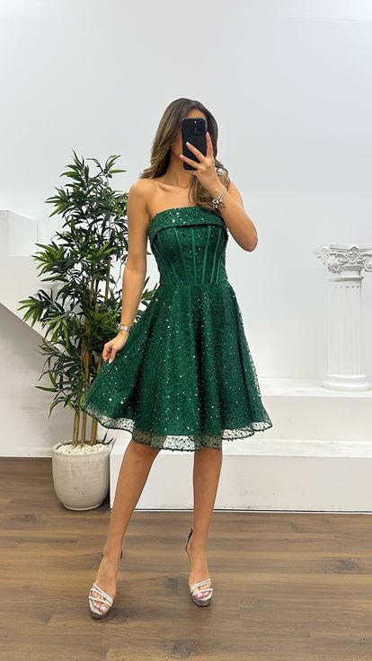 Yeşil Straplez Boncuklu Mini Abiye Elbise