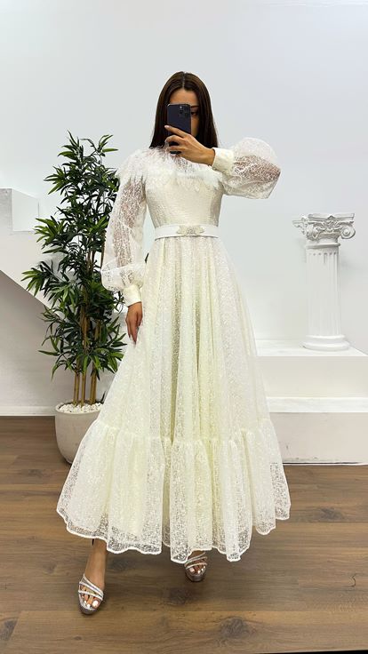 Abito da sera ricamato con colletto ecru