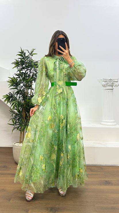 Robe de soirée en tulle à motifs floraux verts