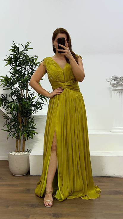 Apfelgrünes, plissiertes Trägerkleid in Übergröße