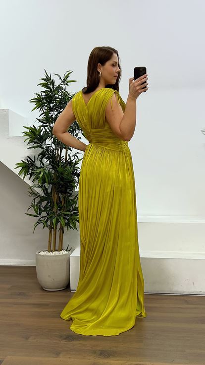 Apfelgrünes, plissiertes Trägerkleid in Übergröße