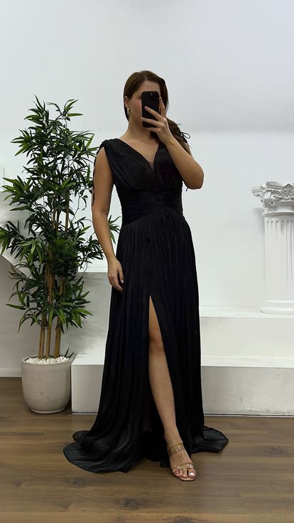 Siyah Askılı Piliseli Büyük Beden Abiye Elbise