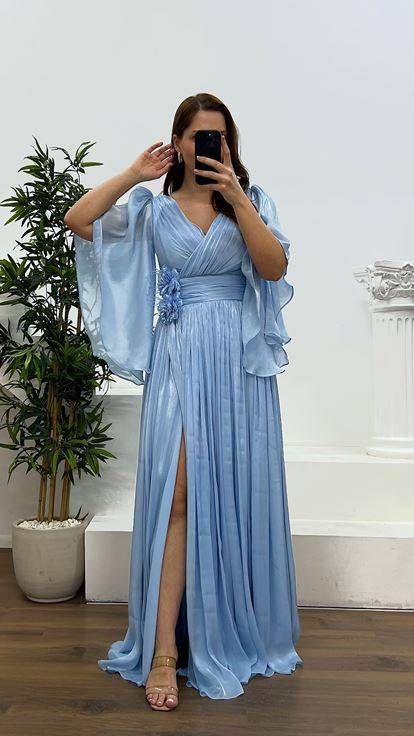 فستان سهرة مقاس كبير وتفاصيل زهور باللون الأزرق للأطفال