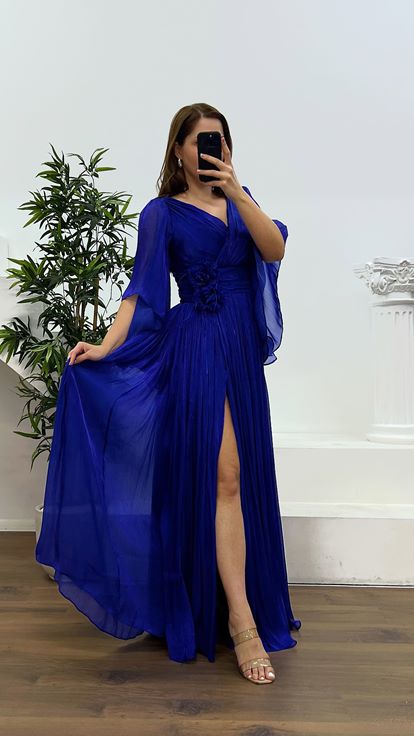 Saks V-Neck Flower Detail Plus Size Evening Dress