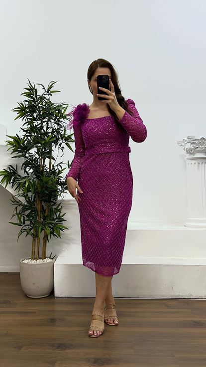 Fuchsiafarbenes Abendkleid in Midi-Länge in Übergröße mit quadratischem Ausschnitt