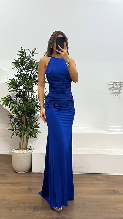 Vestido de noche con detalle en la espalda de Saks