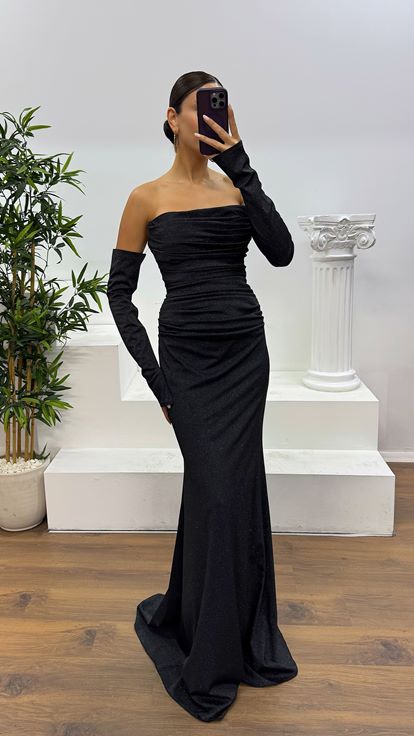 Siyah Sırt Detay Drapeli Abiye Elbise