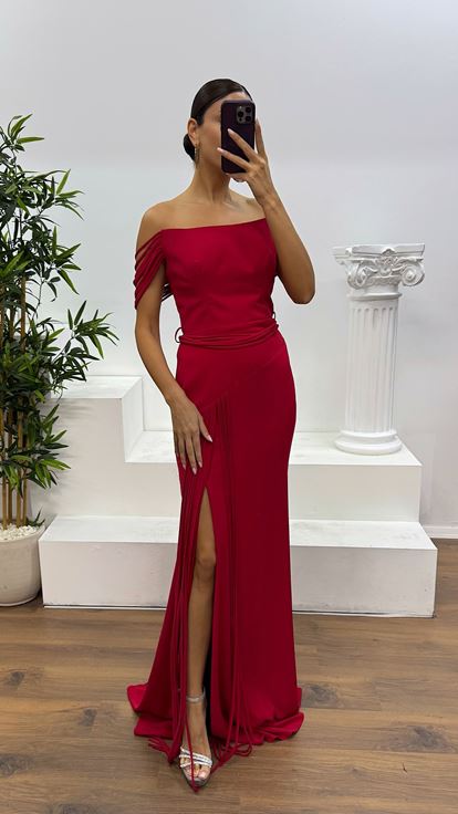 Rotes trägerloses Abendkleid