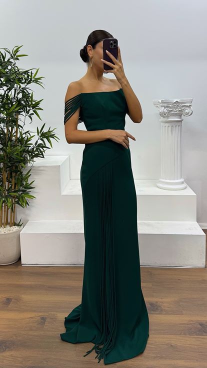 Smaragdgrünes trägerloses Abendkleid