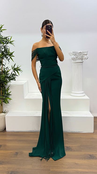 Smaragdgrünes trägerloses Abendkleid