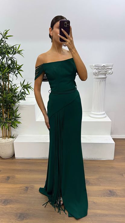 Smaragdgrünes trägerloses Abendkleid