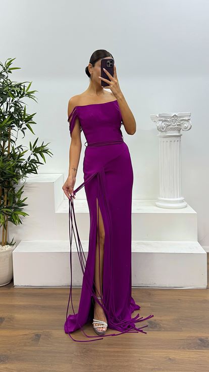 Fuchsiafarbenes trägerloses Abendkleid